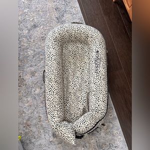 Deluxe Dock A Tot in black & tan dotted print